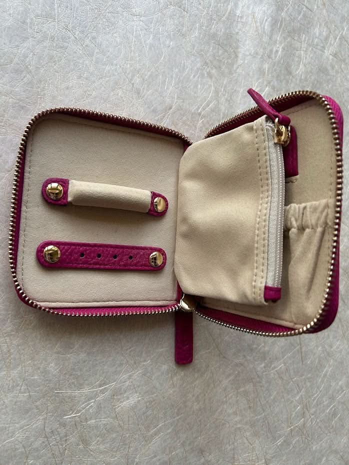 Leather jewelry storage wallet, jewelry storage leather