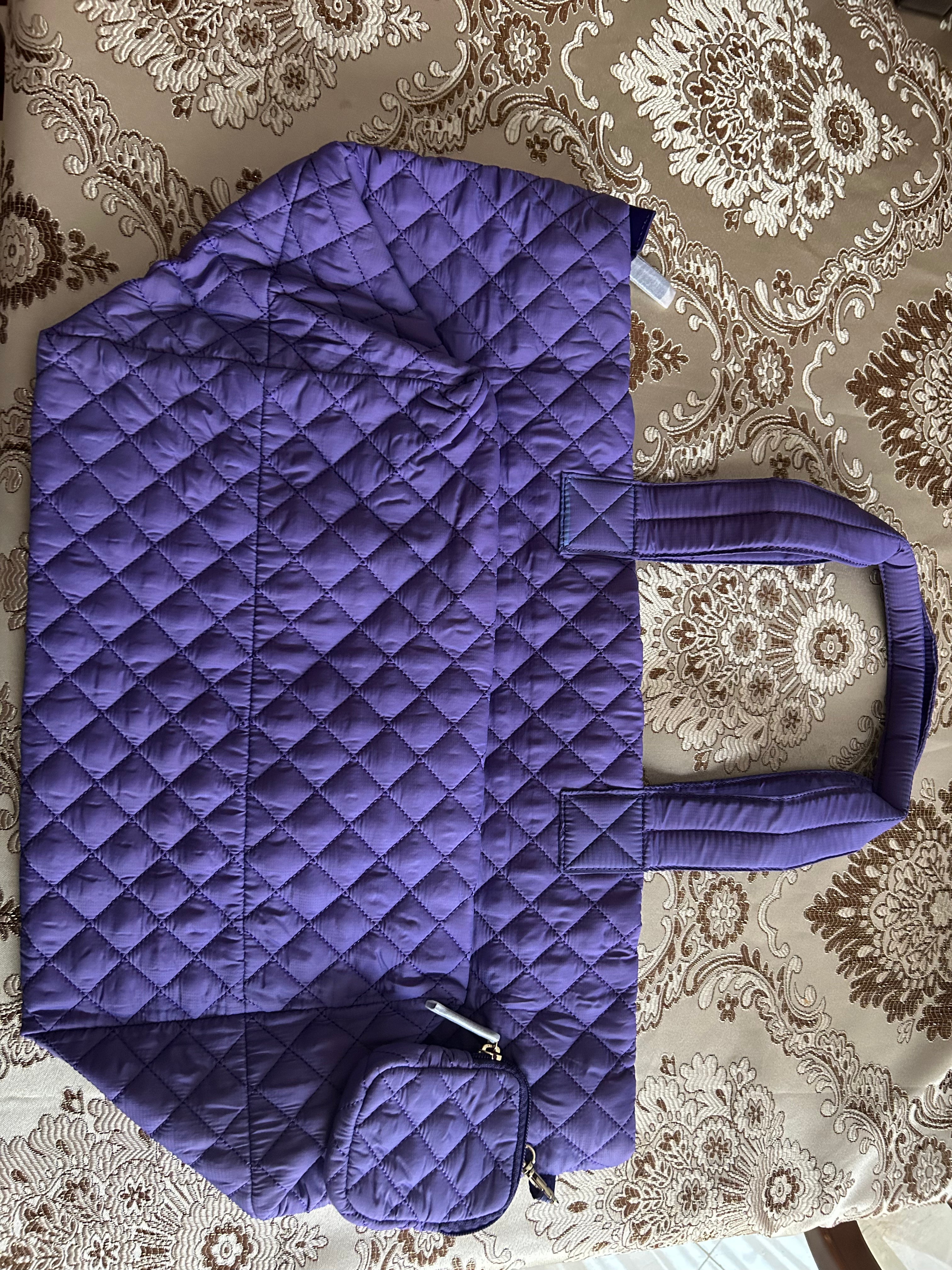 Alyssa Nylon Quilted Tote - MiamiLeathers.com lightweight quilted tote, best nylon tote bags for work, nylon quilted tote, lightweight quilted tote, quilted shoulder bag, quilted crossbody purse, quilted tote bags, quilted bag, quilted crossbody bag, crossbody bags for travel, lightweight crossbody tote