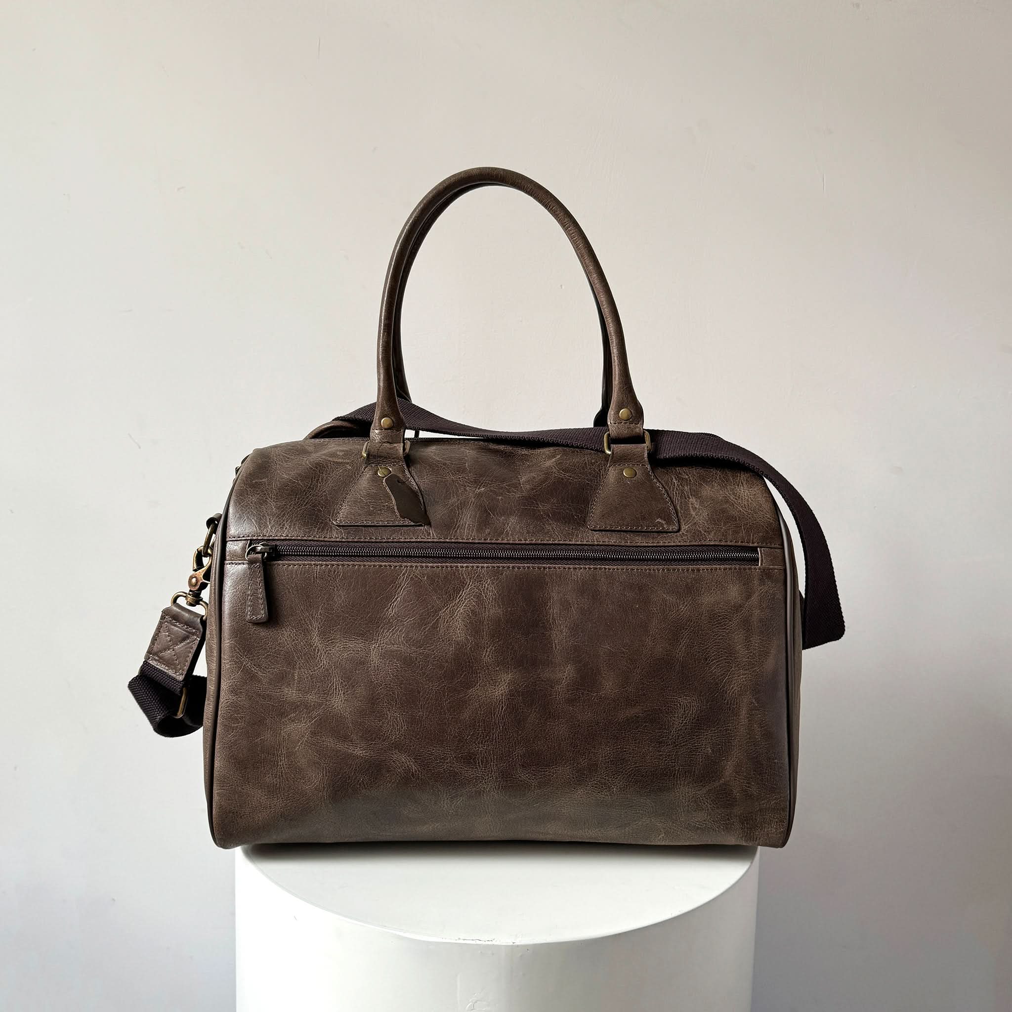 leather duffle bag, leather handbags, leather shoulder bag,  large leather handbags, genuine leather handbags,  leather handbags on sale