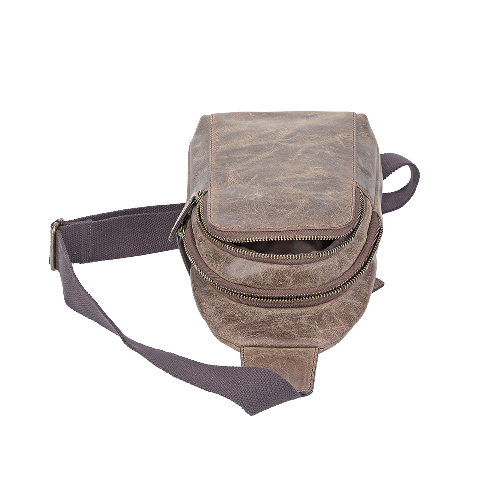 Compact vintage-style Crazy Horse leather crossbody bag for men